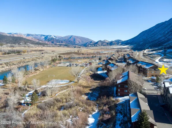410 River View Dr Unit 303, New Castle, CO 81647