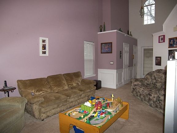 3rd image of 1031 Ashwood Green Way