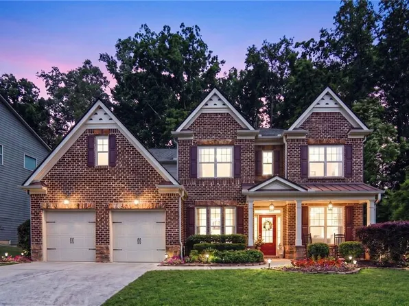 5515 Chestnut Dr, Cumming, GA 30040