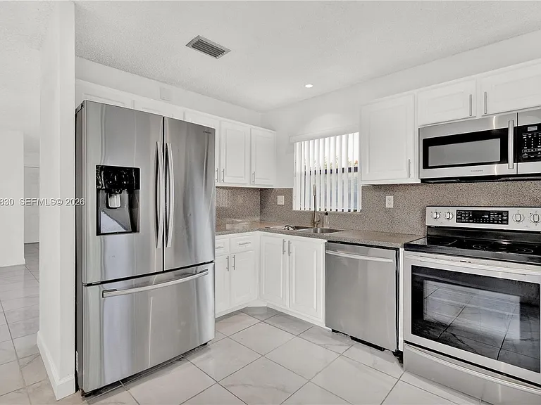 12704 SW 71st Ter — Photo 13