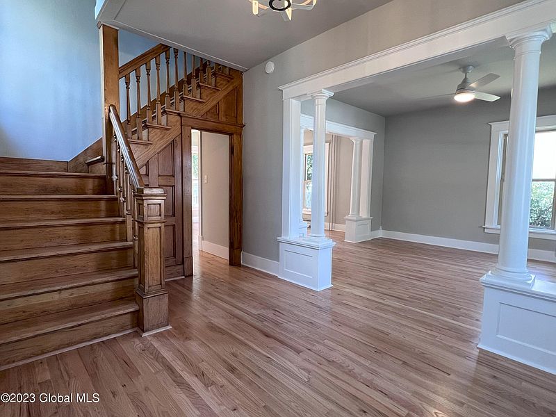 3rd image of 4 Oak Street