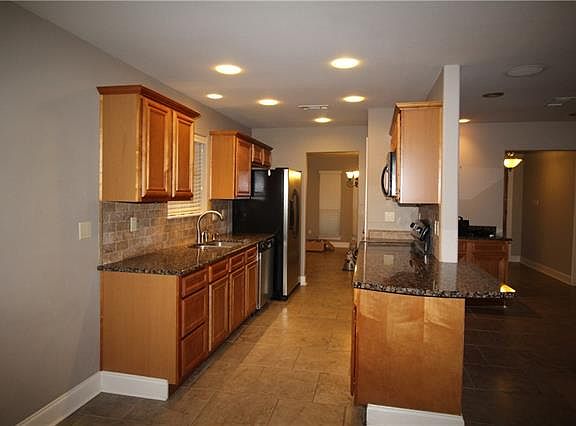 3rd image of 116 Woodcrest Dr