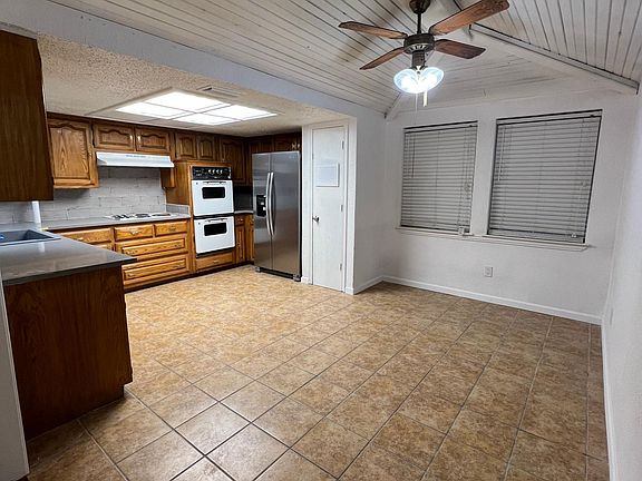 5th image of 325 Kimberly Dr