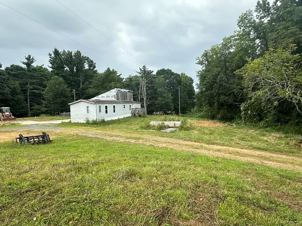 698-283 Chantilly Dr, Fancy Gap, VA 24328