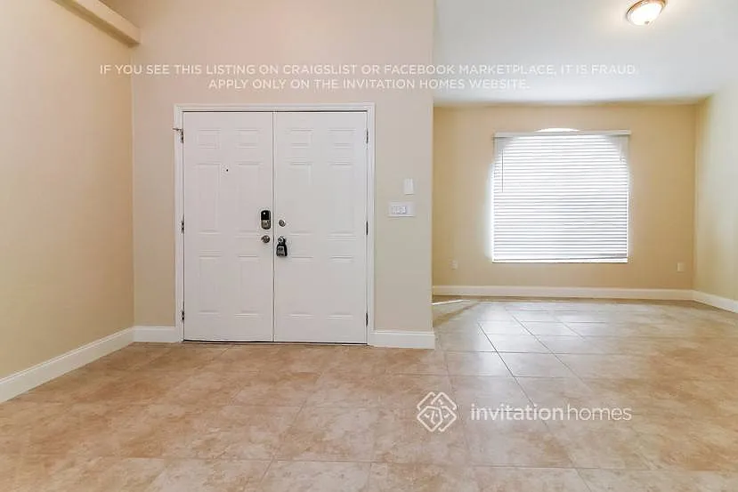 8723 NW 142nd Ln Miami Lakes, FL 33018 — Photo 2