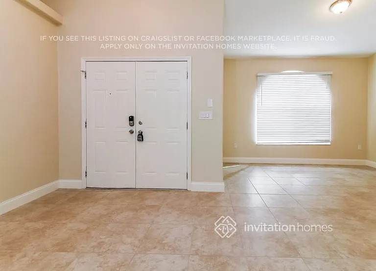 8723 NW 142nd Ln — Photo 2