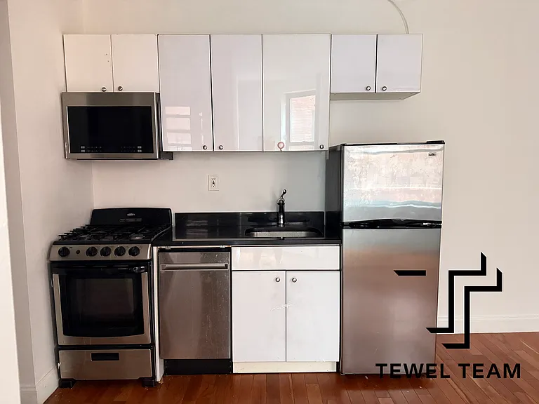 26 E 109th St #3L — Photo 2