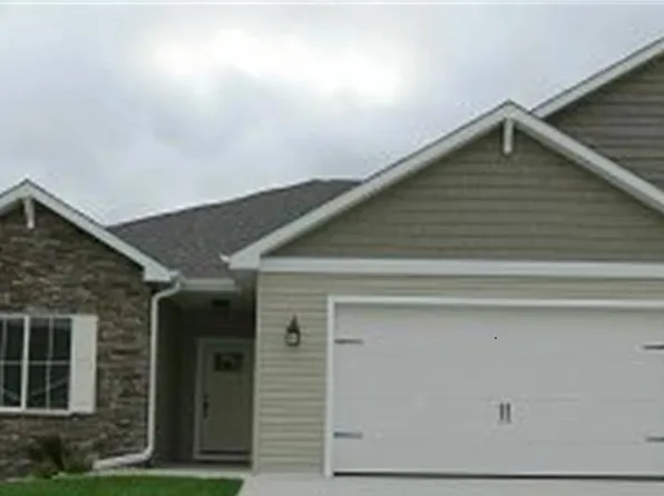 489 Bella Vista Ct, Huxley, IA 50124