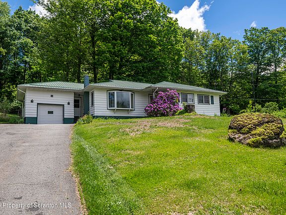 4th image of 1332 Heart Lake Rd