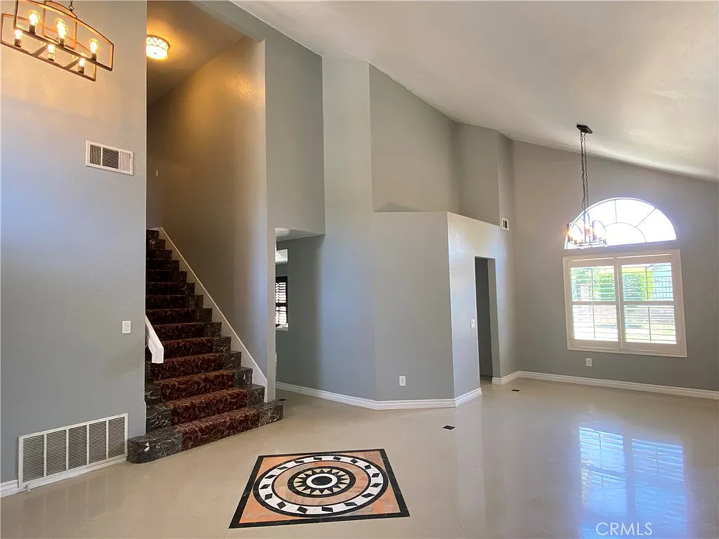 3 bed, 2.5 bath, 1745 sqft, $3,875 — Photo 2