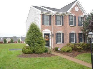 404 Raymond Dr, Oakdale, PA
