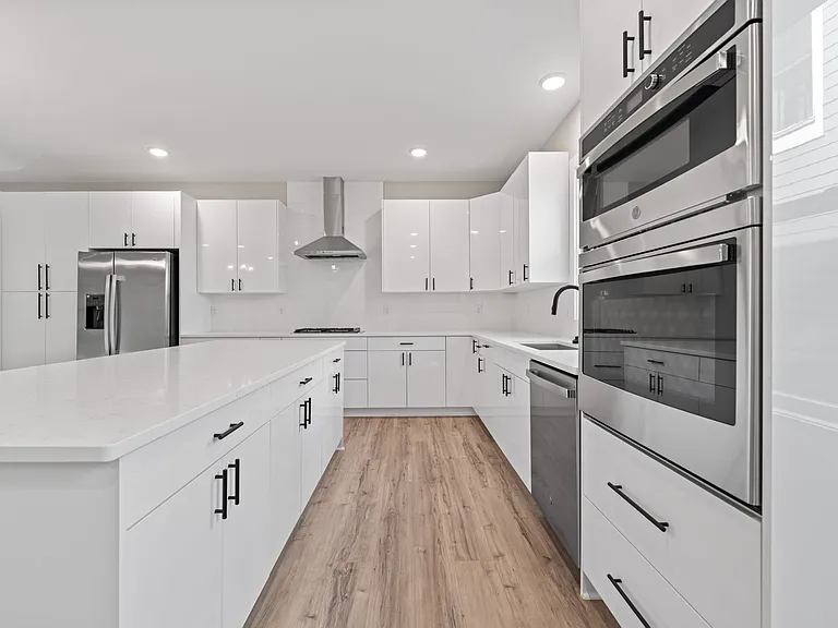 215 Summer Breeze Dr — Photo 9