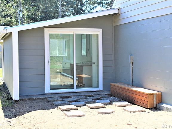 5th image of 1542 S Montesano St