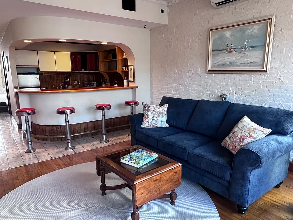 Looking towards kitchen.