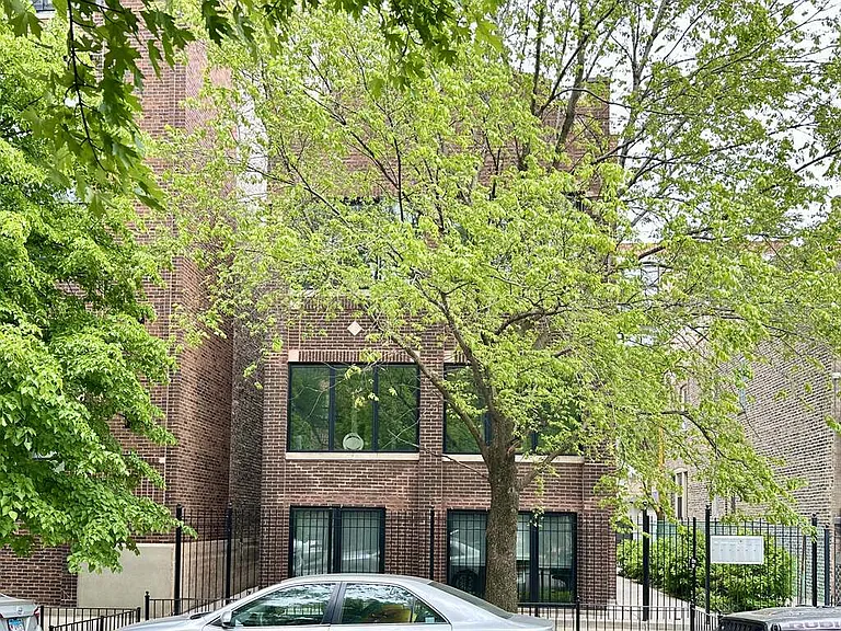 1933 N Fairfield Ave #1W — Photo 1