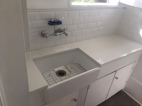 3rd image of 2229 NW Everett St APT 6