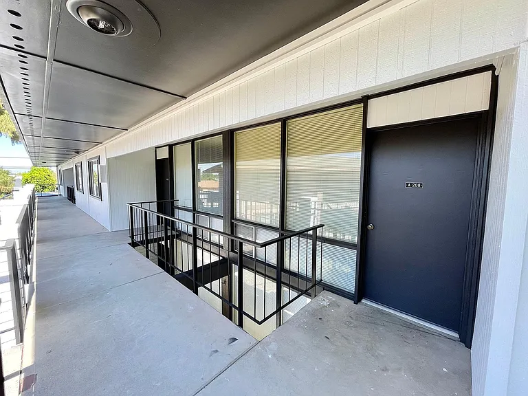South Edge — Photo 28