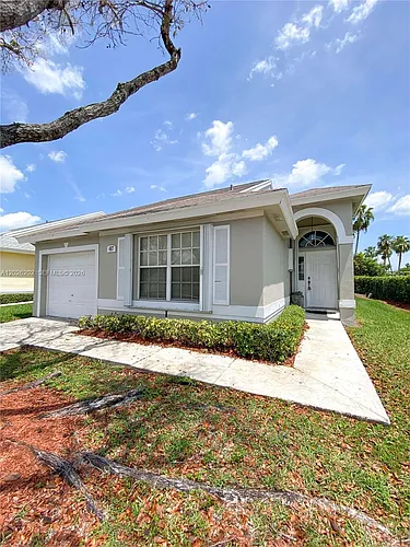 487 SE 20th Dr Photo 1
