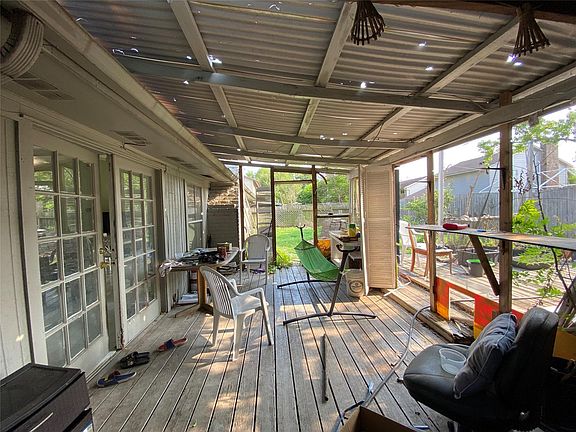 3rd image of 7614 Summer Glen Ln