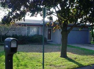 29102 E Nottingham Cir, Warren, MI 48092