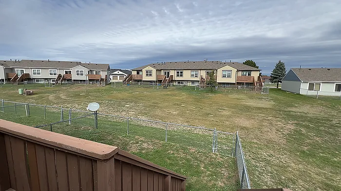 3 bed, 2.5 bath, 1328 sqft, $1,765 — Photo 4