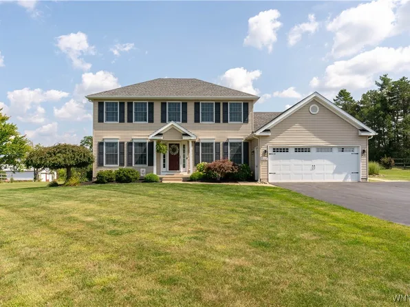 6345 Cole Rd, Orchard Park, NY 14127