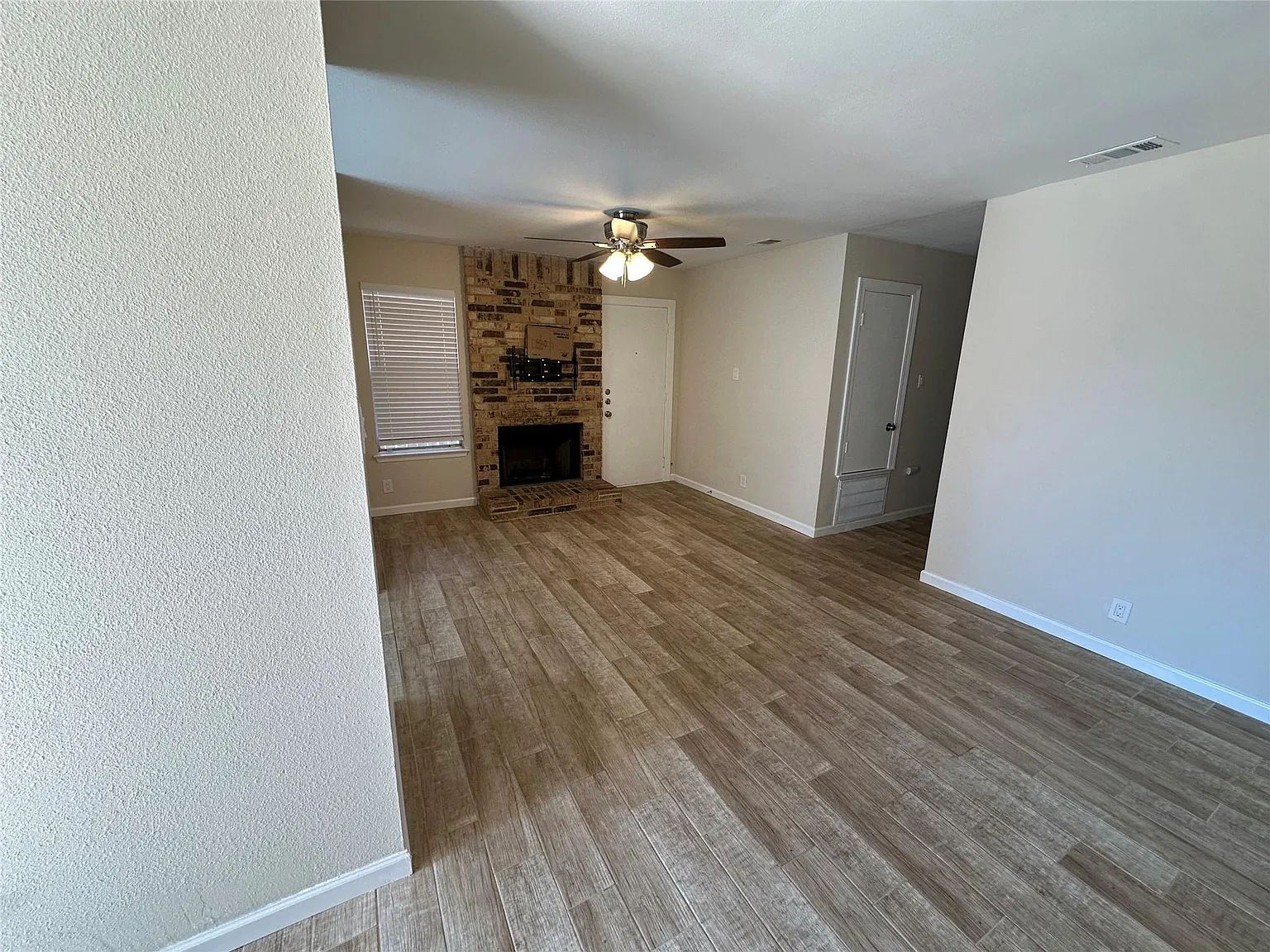 2 bed, 2.0 bath, 1050 sqft, $1,650 — Photo 4