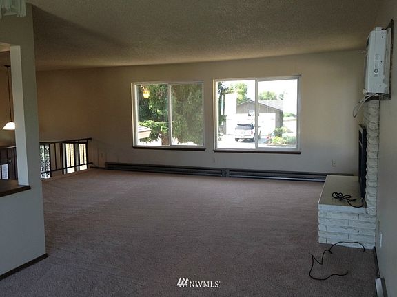 3rd image of 625 Gormley Street