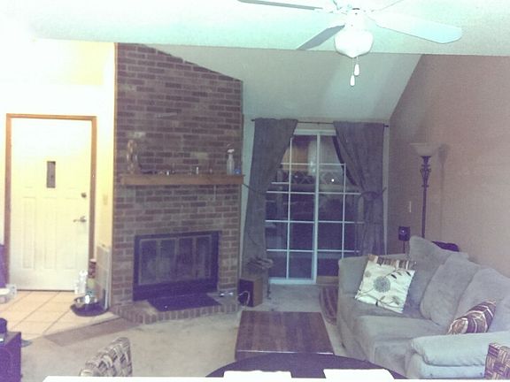 living w/fireplace