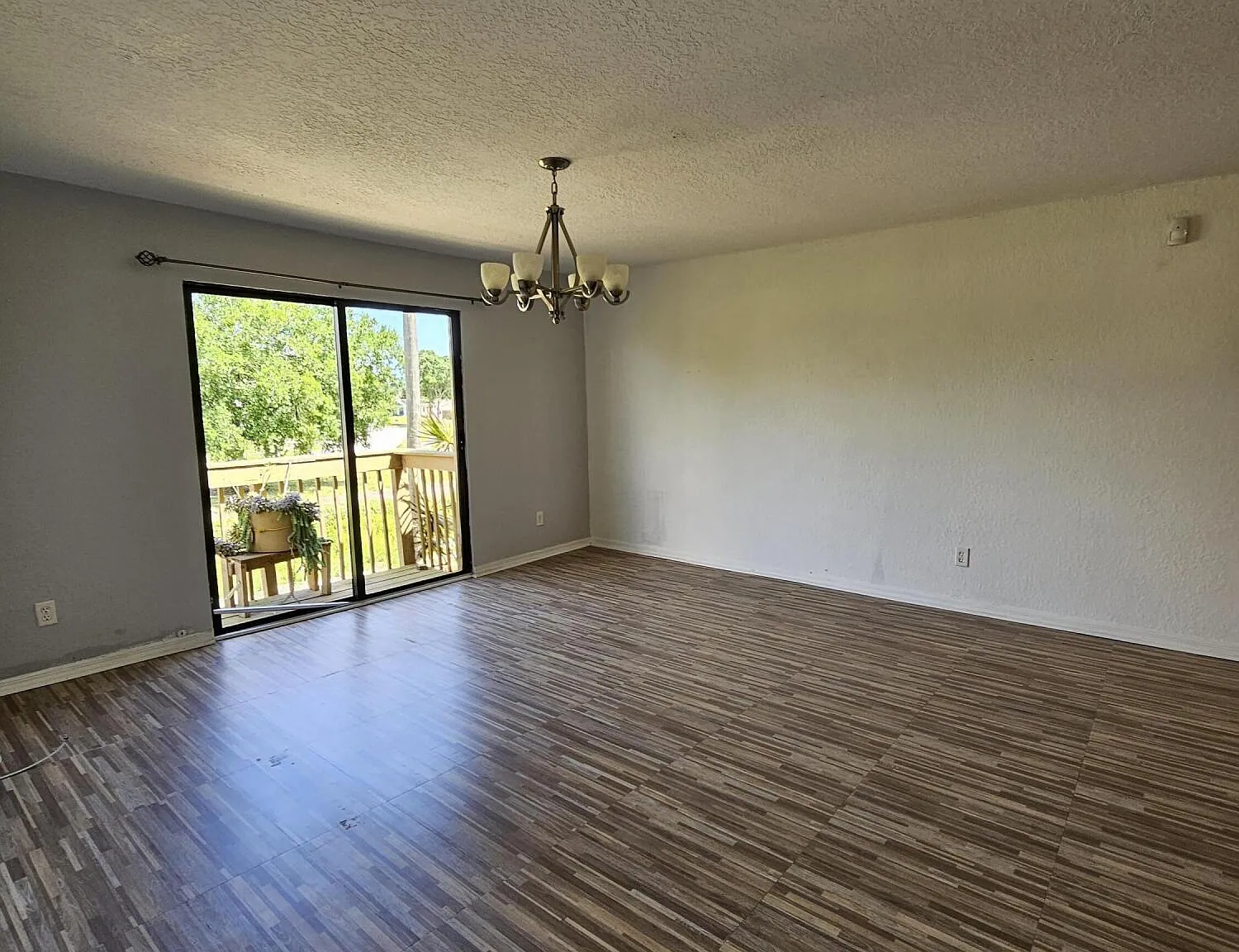 2 bed, 2.0 bath, 1069 sqft, $1,500 — Photo 2
