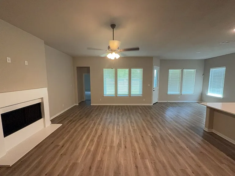 117 Aberdeen Dr — Photo 5
