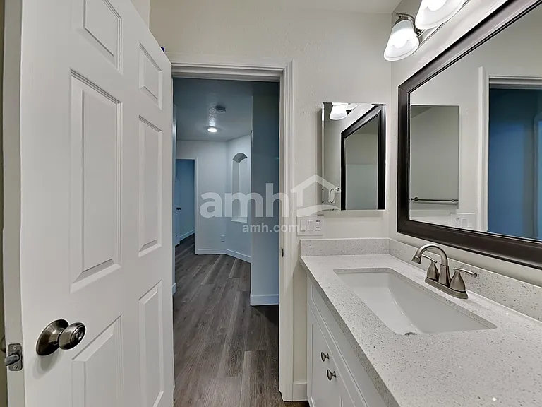 12821 W Myer Ln — Photo 15