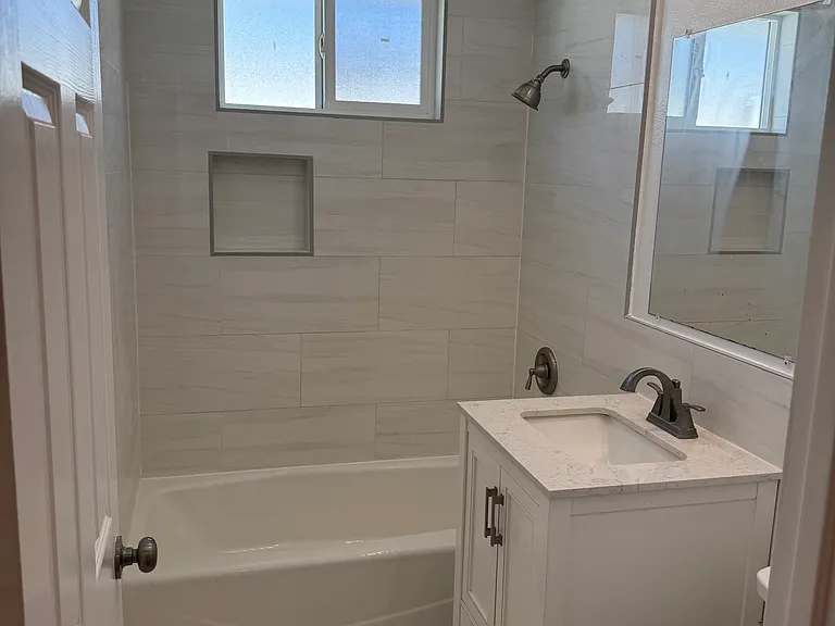 8672 Rathburn Ave — Photo 10