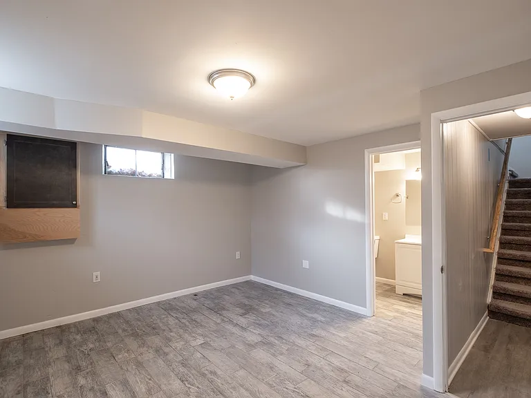 420 Stoneybrook Dr — Photo 9