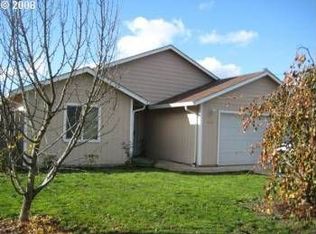 688 58th St, Springfield, OR 97478