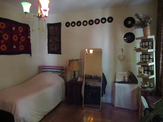 Rented by David W Realty Inc | media 2