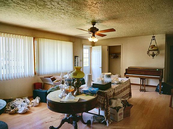 4th image of 10 Pioneer Ln