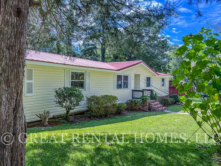 201 Chesterfield Pl — Photo 3