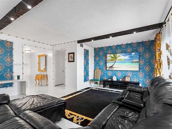 4th image of 3800 Hillcrest Dr APT 815