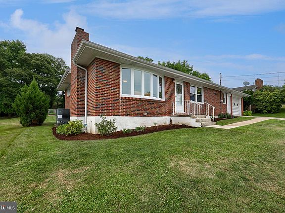 4th image of 103 Oak Knoll Rd