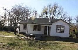 2nd image of 326 Eastland Ave