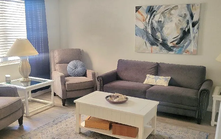 510 Granada Ave #103 — Photo 2