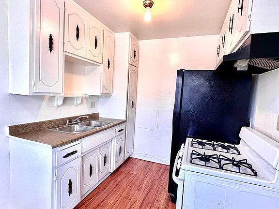 5th image of 622 W 92nd St APT 4