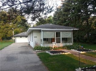 22308 Monterey Dr, Woodhaven, MI 48183