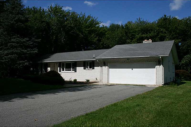 12 Greenwood Ln, Lincoln, RI 02865 Zillow