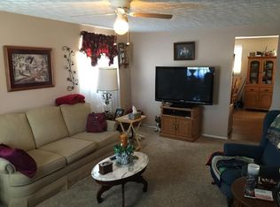 643 Holly Hill Dr, Columbus, OH 43228