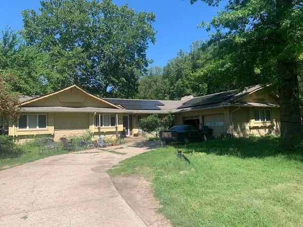 3151 N Somerset Dr, Wichita, KS 67204