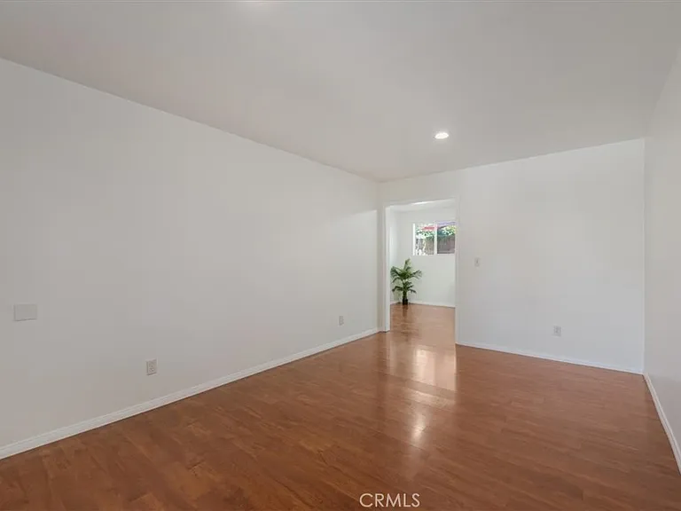 22521 Victory Blvd #B — Photo 5