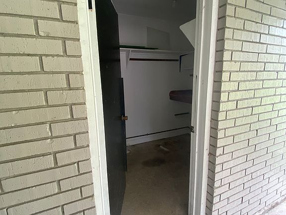 5th image of 111 Greenwood Ave