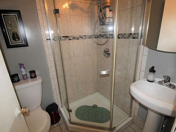5th image of 1215 Vyse Ave #1